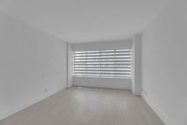 Building Photo - 3700 Galt Ocean Dr