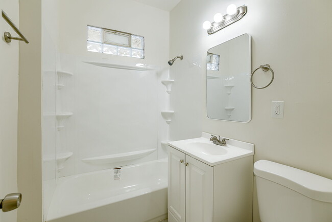 Building Photo - 6931 N 24th St