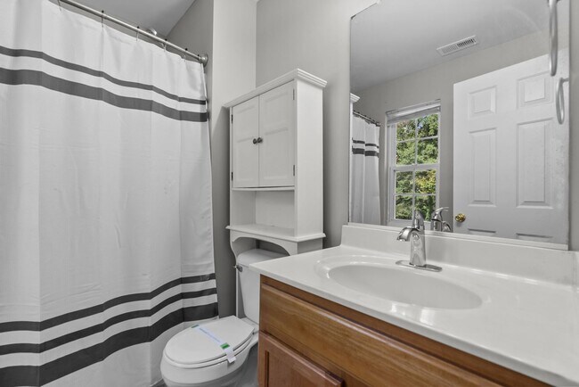 Building Photo - Western Branch 4 bed Ready Now!!