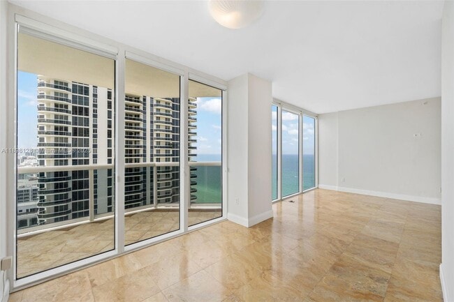 Building Photo - 4775 Collins Ave