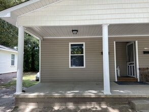 Building Photo - 1 Bedroom, 1 Bathroom Apartment in Greensb...