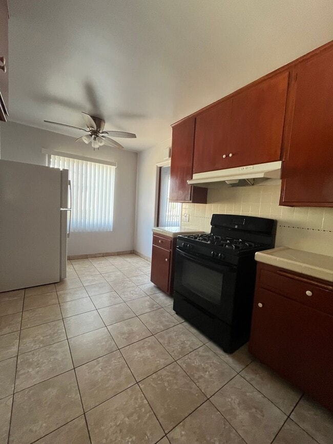 Building Photo - 544 W 120th St