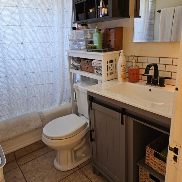 Building Photo - 1548 E 9th St