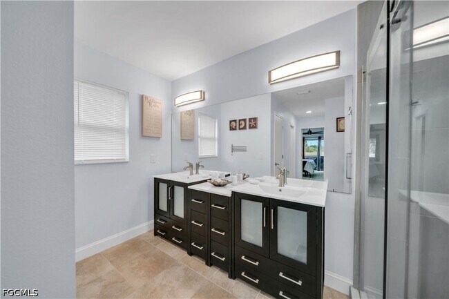 Building Photo - 299 Rotonda Cir