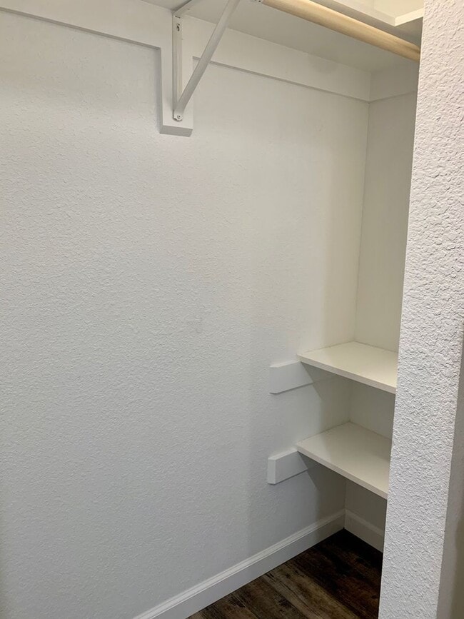 Building Photo - *STUNNING* 3 BEDROOM IN STETSON HILLS