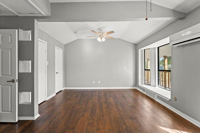 Building Photo - 929 S Rosemont Ave