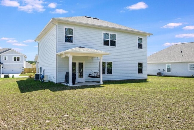 Building Photo - Hammock Oaks Estate Available in February!