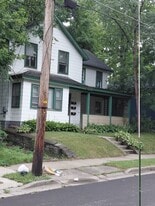 Building Photo - 180 Chapin St