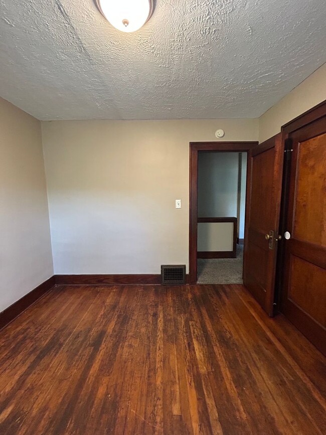 Building Photo - 1417 N 31st St