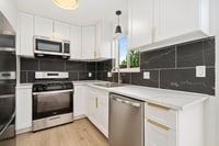 Building Photo - 1618 Banyan Dr