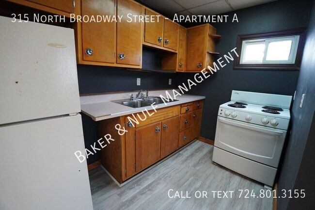 Building Photo - 315 N Broadway St