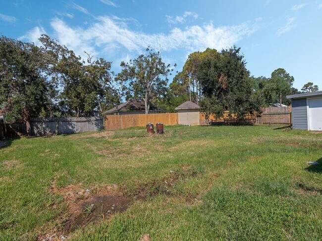 Building Photo - 7614 FM 646 Rd