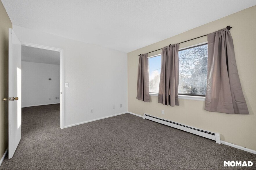 Building Photo - 820 Stone Mountain Ct