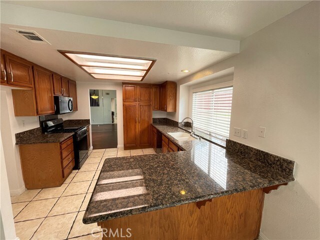 Building Photo - 16615 Windcrest Dr