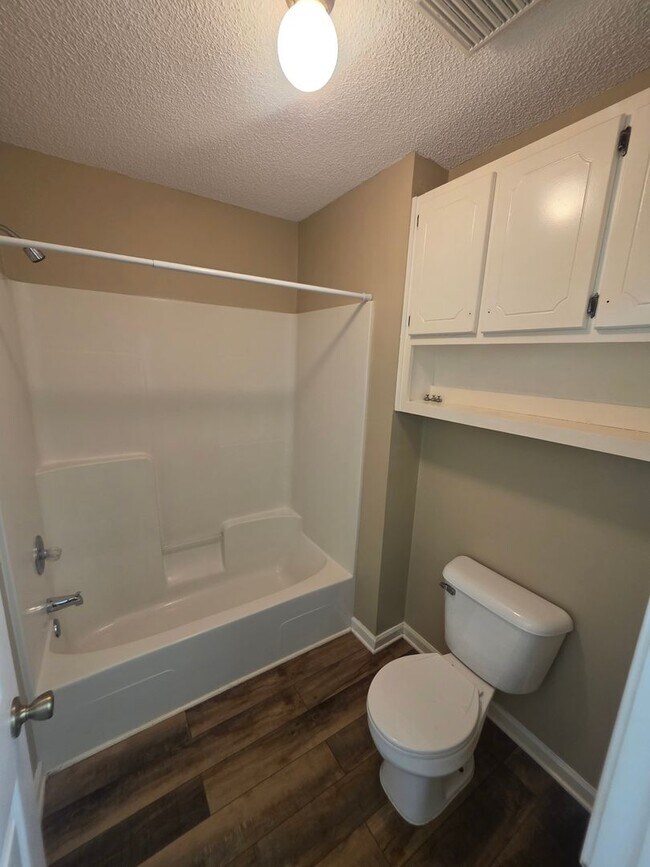 Building Photo - 203 Woodrun Dr