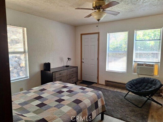 Building Photo - 11664 Lakeview Dr