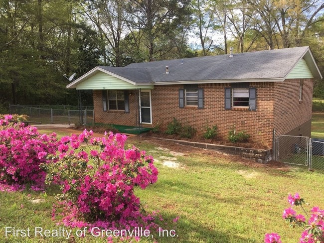 4 br, 2 bath House - 342 Cunningham St - 4 br, 2 bath House - 342  Cunningham St