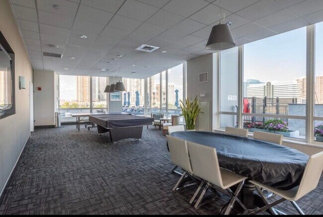 Building Photo - 2 2nd St