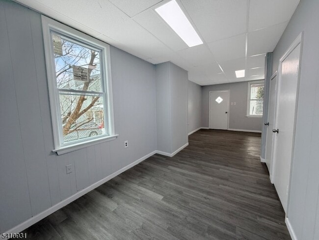 Building Photo - 65 Davis St