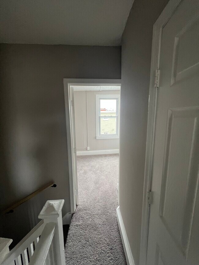 Building Photo - 45 Todd Pl NE