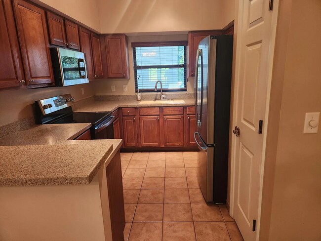 Building Photo - Belle Haven 2-Bedroom Condo with Pond View...