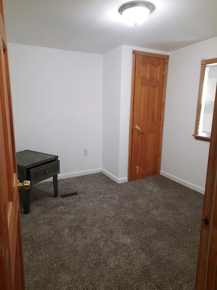 Building Photo - 13 Elmwood Ave