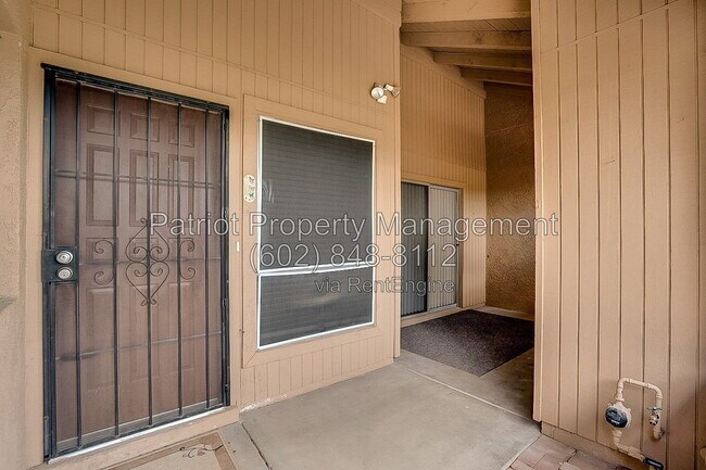 Building Photo - 20420 N 6th Dr
