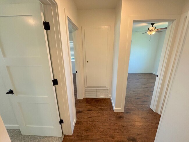 Building Photo - 4 Bedroom home located in beautiful La Habra neighborhood
