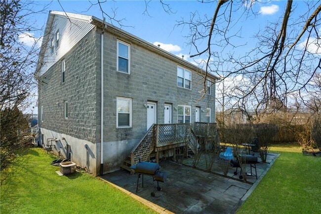 Building Photo - 509 Grade St