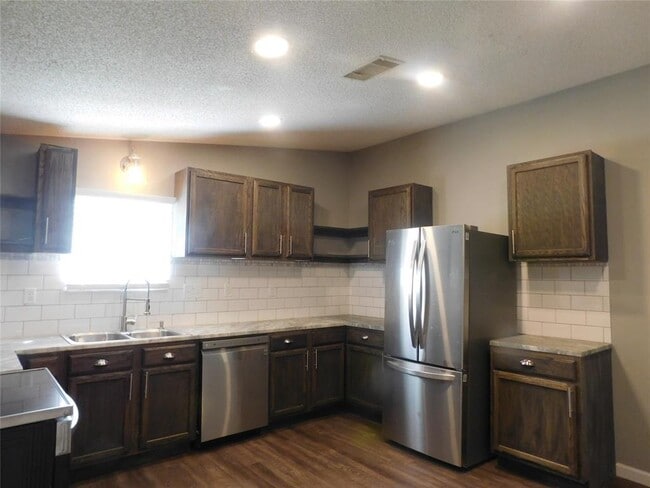 Building Photo - 21702 Island Lake Loop E