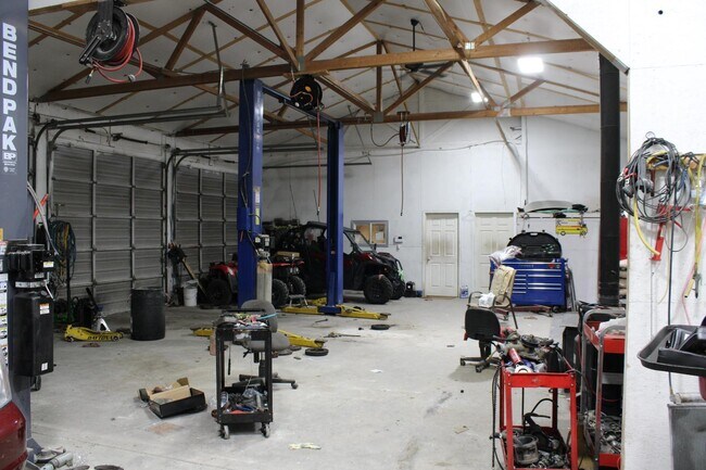 Building Photo - 146 Cedar St