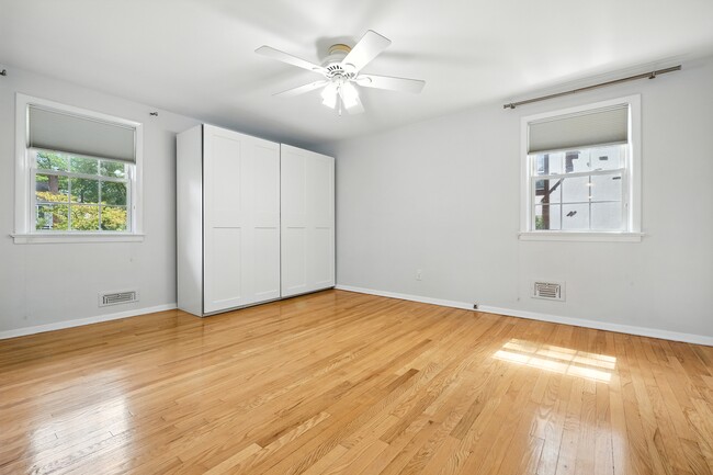 Building Photo - 49 Canoe Brook Pkwy