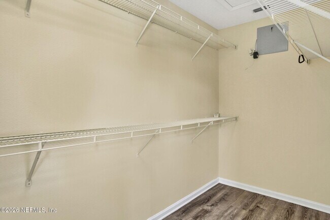 Building Photo - 7518 Red Crane Ln