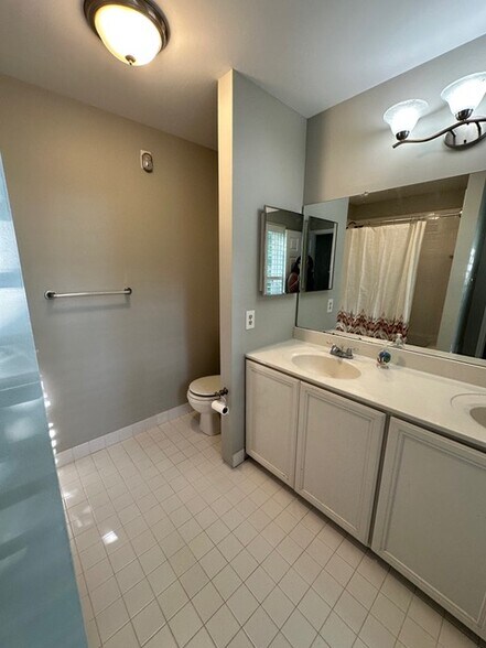 Primary Bathroom - 155 Weybridge Dr