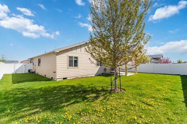 Building Photo - Charming 3 Bed, 2 Bath Home in Cheney – Op...