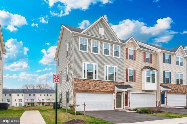 Building Photo - 324 Pemberton Park Ln