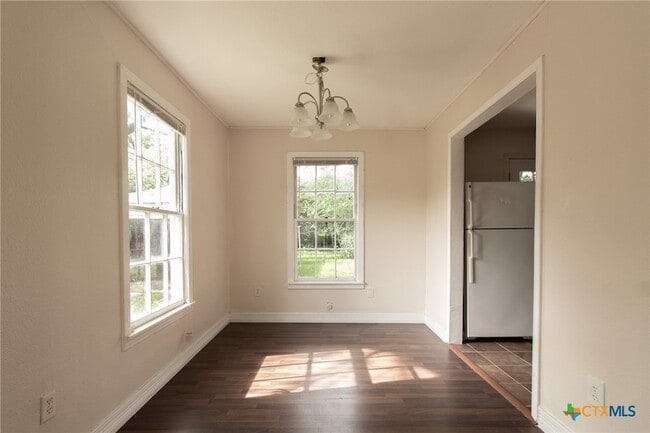 Building Photo - 1303 E Avenue G