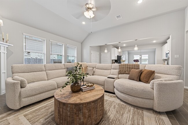 Building Photo - 32226 Cedar Crst Dr