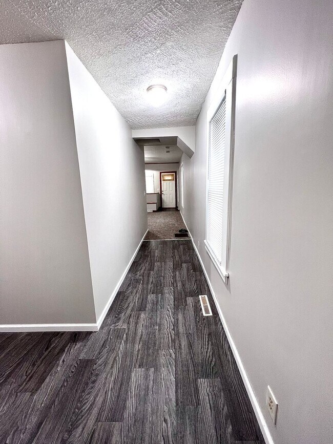 Building Photo - Cute South Omaha 2 bed, 1 bath beauty for only $1,250! COMING SOON!