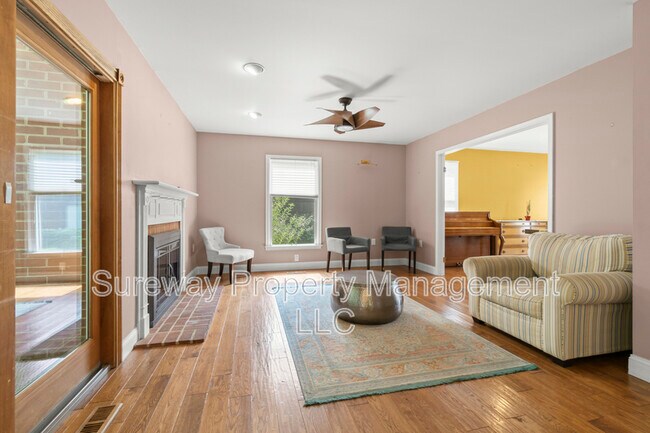 Building Photo - 100 Westwood Hill