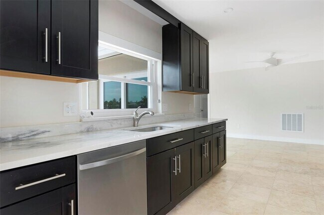 Building Photo - 6454 2nd Palm Point