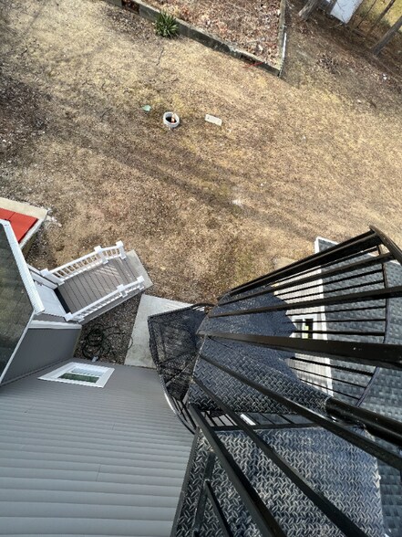 Building Photo - 109 Willow Ave