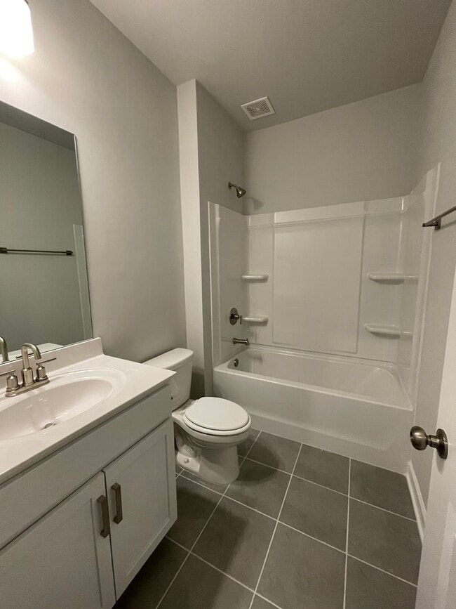 Building Photo - 108 Millbrook Dr
