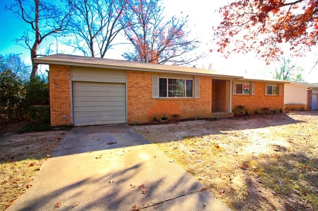 Building Photo - 7917 Hermitage Dr