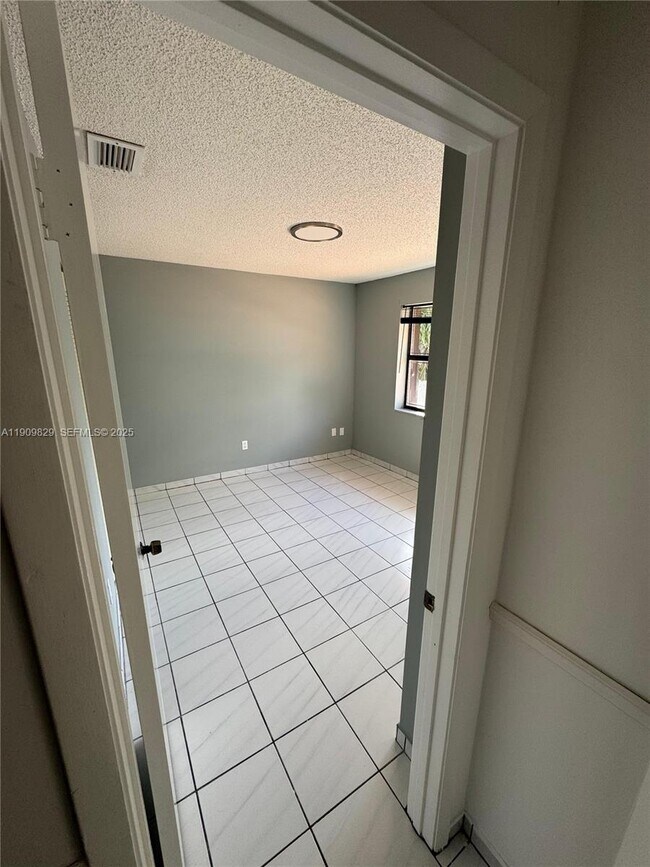 Building Photo - 9510 Southwest 151 Court