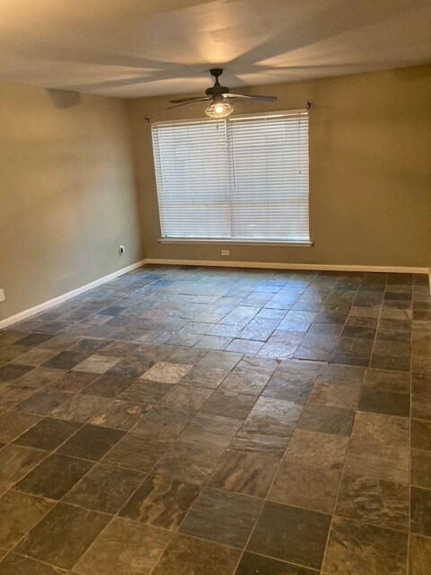 Building Photo - 6718 Eastridge Dr