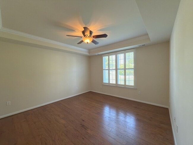 Building Photo - 3 Bedroom, 2.5 Bath, Loft, 2-Car Garage Ho...