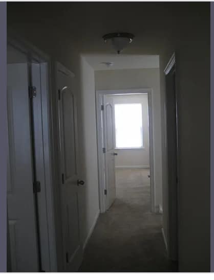Walkway to bedrooms - 112 Ridgemont Dr