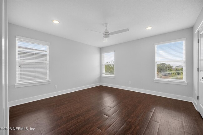 Building Photo - 843 3rd Ave S