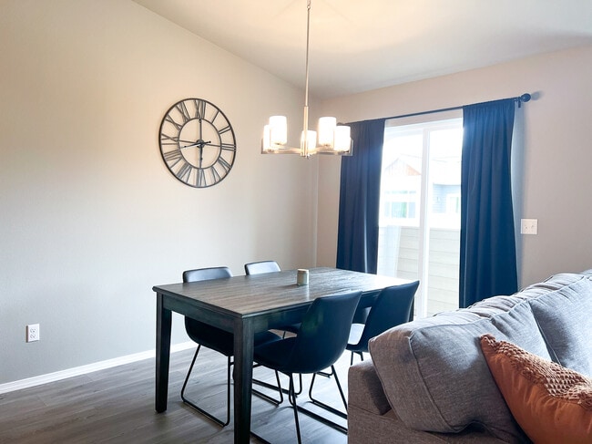 Building Photo - 2371 Irontree Pl